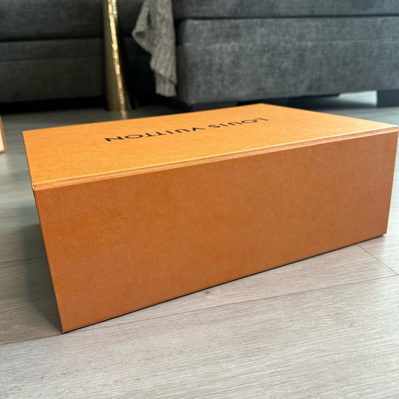 Louis Vuitton gift box - Picture 5 of 8